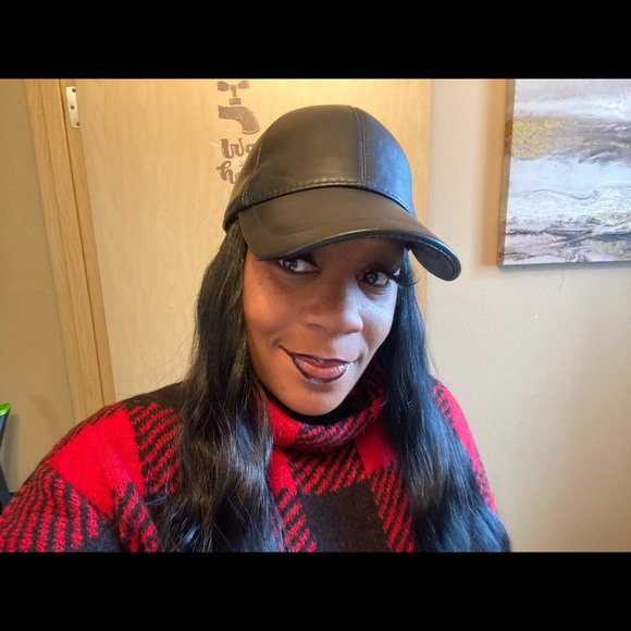 New black paten leather adjustable hat - Picture 7 of 9